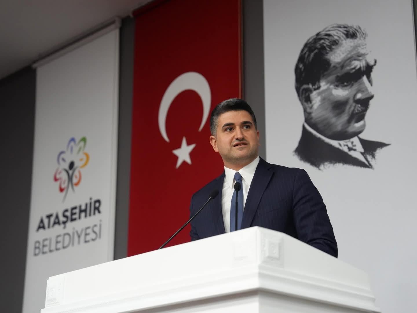 Ataşehir Halkı Başkanına Sahip Çıkıyor İl Başkanı Özgür Çelik 13.00’te Ataşehir Belediyesi’nde